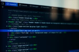Responsive web design architecture with SEO optimization showing mobile and desktop layouts